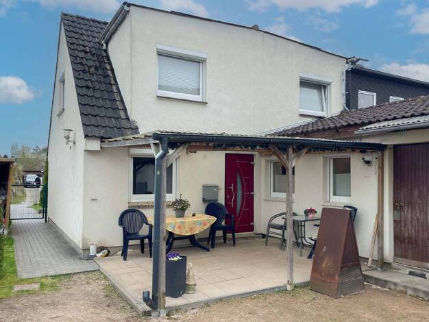 Doppelhaushälfte zum Kauf 210.000 € 3 Zimmer 90,2 m² 440,2 m² Grundstück Moisling Moisling 23560