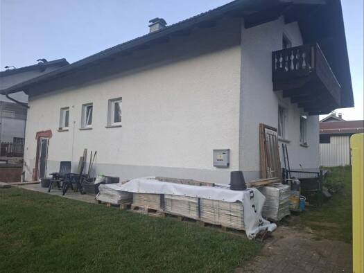 Einfamilienhaus zur Miete 1.100 € 7 Zimmer 130 m² 900 m² Grundstück frei ab 01.01.2026 Lam 93462