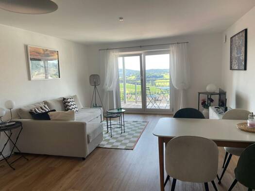Wohnung zur Miete 660 € 2 Zimmer 61 m² Geschoss 1/3 frei ab 01.09.2026 Pfarrgasse 1 Schönberg Schönberg 94513