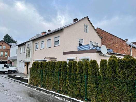 Gewerbeobjekt zum Kauf als Kapitalanlage geeignet 286.000 € 270 m² 1.072 m² Grundstück Grüsen Gemünden 35285