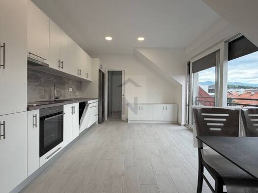 Wohnung zur Miete 830 € 2 Zimmer 41 m² Geschoss 2/2 Zagreb 10000