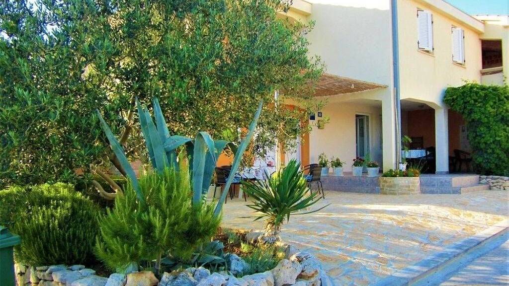 Haus zum Kauf 360.000 € 12 Zimmer 140 m² Vir