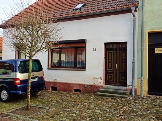 Mehrfamilienhaus zum Kauf 210.000 € 7 Zimmer 170 m² 287 m² Grundstück frei ab sofort Gransee Gransee 16775