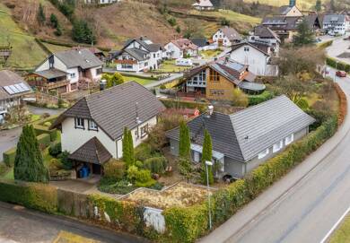 Einfamilienhaus zum Kauf 995.000 € 9,5 Zimmer 349 m² 1.224 m² Grundstück frei ab sofort Simonswald 79263
