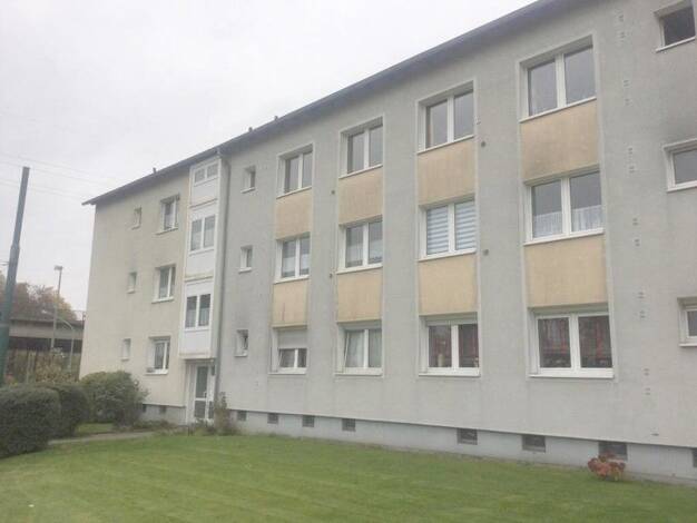Wohnung zur Miete 512 € 3 Zimmer 68,3 m² 2. Geschoss frei ab sofort Donnerstr. 241 Dellwig Essen 45357