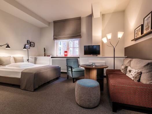 Wohnung zur Miete 2.750 € 1 Zimmer 35 m² Uhlenhorst Hamburg 22085