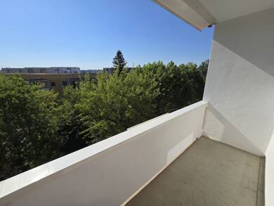 Wohnung zur Miete 345 € 3 Zimmer 69,1 m² Dachgeschoss, 4. Geschoss frei ab sofort Kahlaer Straße 13 Lusan Gera 07549