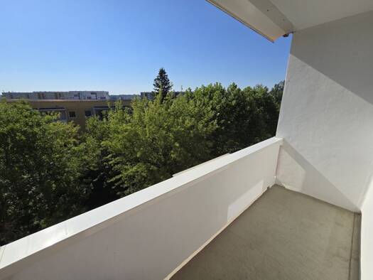 Wohnung zur Miete 345 € 3 Zimmer 69,1 m² 4. Geschoss frei ab sofort Kahlaer Straße 13 Lusan Gera 07549