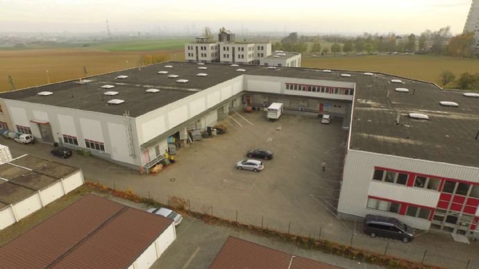 Lagerhalle zur Miete 4,89 € 1.300 m²<br/>Lagerfläche ab 680 m²<br/>Teilbarkeit - Steinbach 61449