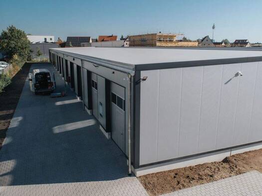 Lagerhalle zur Miete 300 m² Lagerfläche teilbar von 38 m² bis 300 m² Brettergartenstraße Schniegling Nürnberg 90427