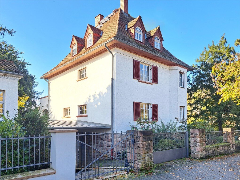 Villa zum Kauf 1.360.000 € 9 Zimmer 220 m²<br/>Wohnfläche 856 m²<br/>Grundstück Mitte Bensheim 64625