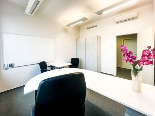Bürofläche zur Miete provisionsfrei 11 € 8 Zimmer 214 m² Bürofläche teilbar ab 214 m² Teltow Teltow 14513