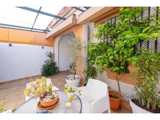 Doppelhaushälfte zum Kauf 300.000 € 6 Zimmer 144 m² 112 m² Grundstück >C. Reina Sofía > Castilleja de la Cuesta 41950