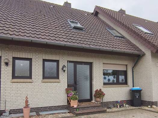 Reihenmittelhaus zur Miete 420 € 3 Zimmer 84,2 m² 160 m² Grundstück frei ab 01.12.2026 Holterfehn Ostrhauderfehn 26842