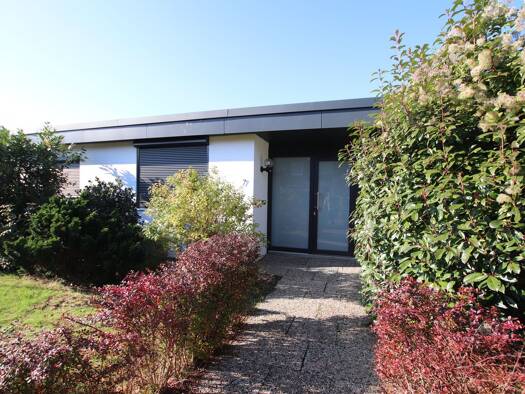 Bungalow zum Kauf 396.000 € 3 Zimmer 137 m² 335 m² Grundstück frei ab sofort Blockdiek Bremen 28327
