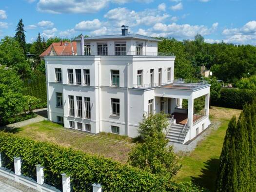 Villa zum Kauf 8 Zimmer 375 m² 1.226 m² Grundstück Potsdam 14467