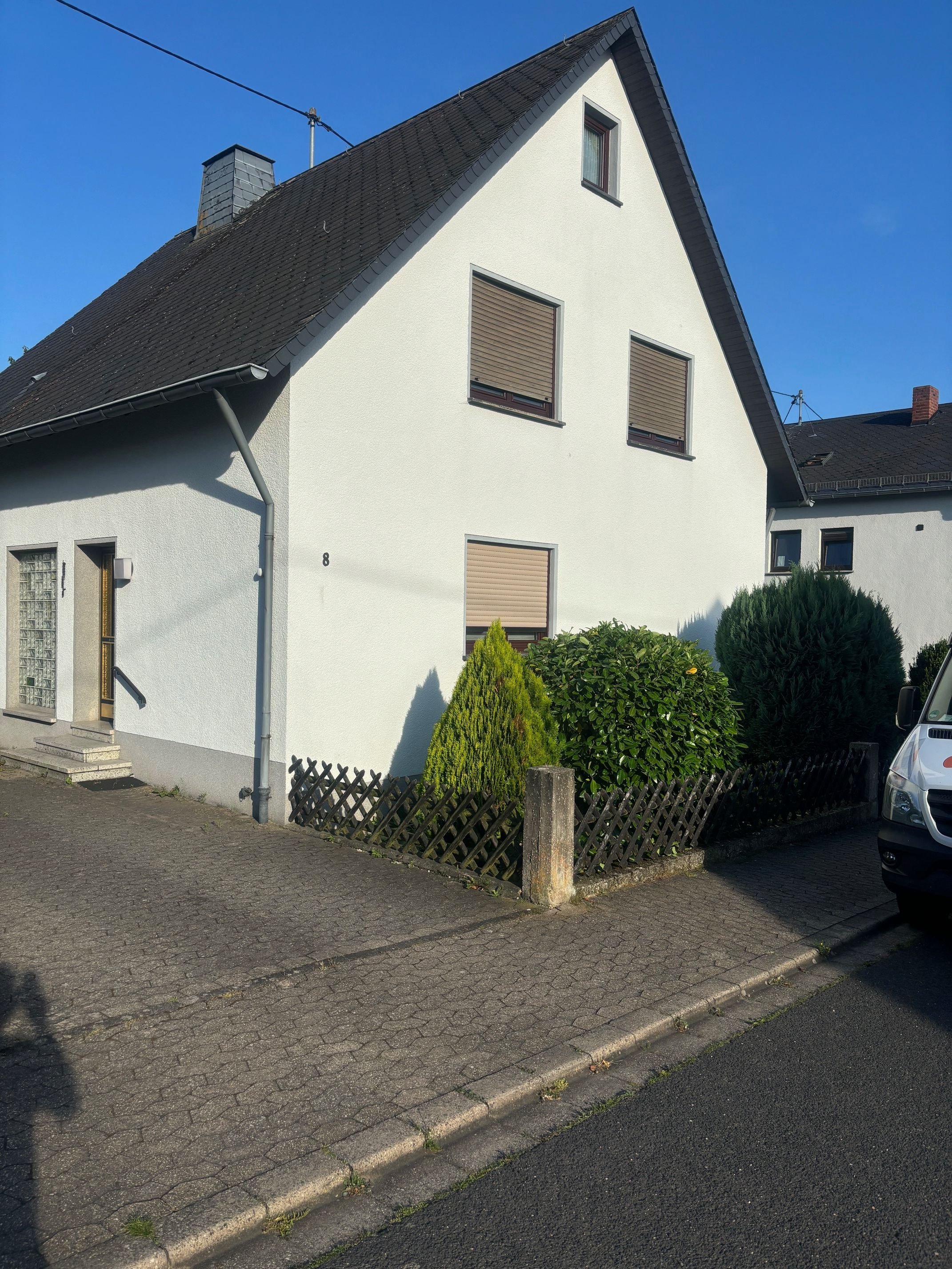 Einfamilienhaus zum Kauf provisionsfrei 395.000 € 6 Zimmer 119 m²<br/>Wohnfläche 747 m²<br/>Grundstück ab sofort<br/>Verfügbarkeit Uhlandstrasse Polch Polch 56751