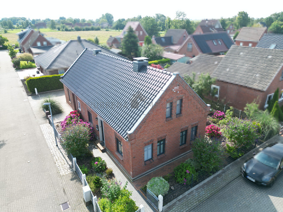 Einfamilienhaus zum Kauf 299.000 € 8 Zimmer 140 m²<br/>Wohnfläche 445 m²<br/>Grundstück Borßum / Hilmarsum Emden 26725