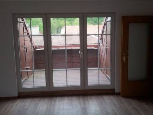 Wohnung zur Miete 400 € 2 Zimmer 75,8 m² 3. Geschoss frei ab sofort Gräfenbrücker Straße 1 d Weida 07570