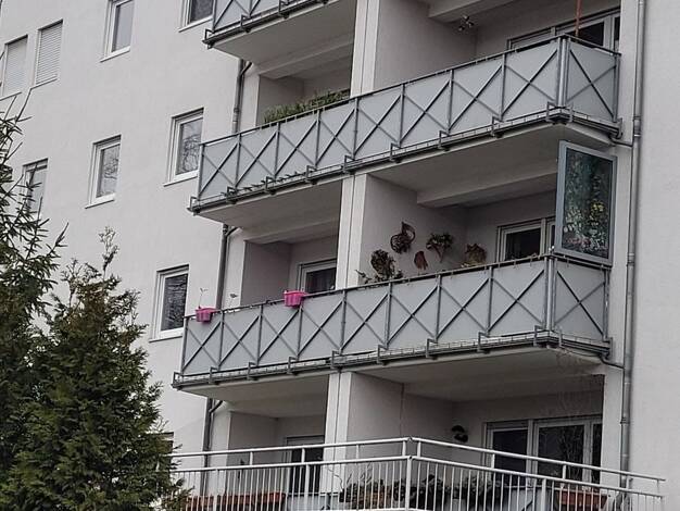 Wohnung zum Kauf provisionsfrei 115.000 € 3 Zimmer 76 m² 1. Geschoss Bernsdorfer Straße 186 a Bernsdorf Bernsdorf 09126