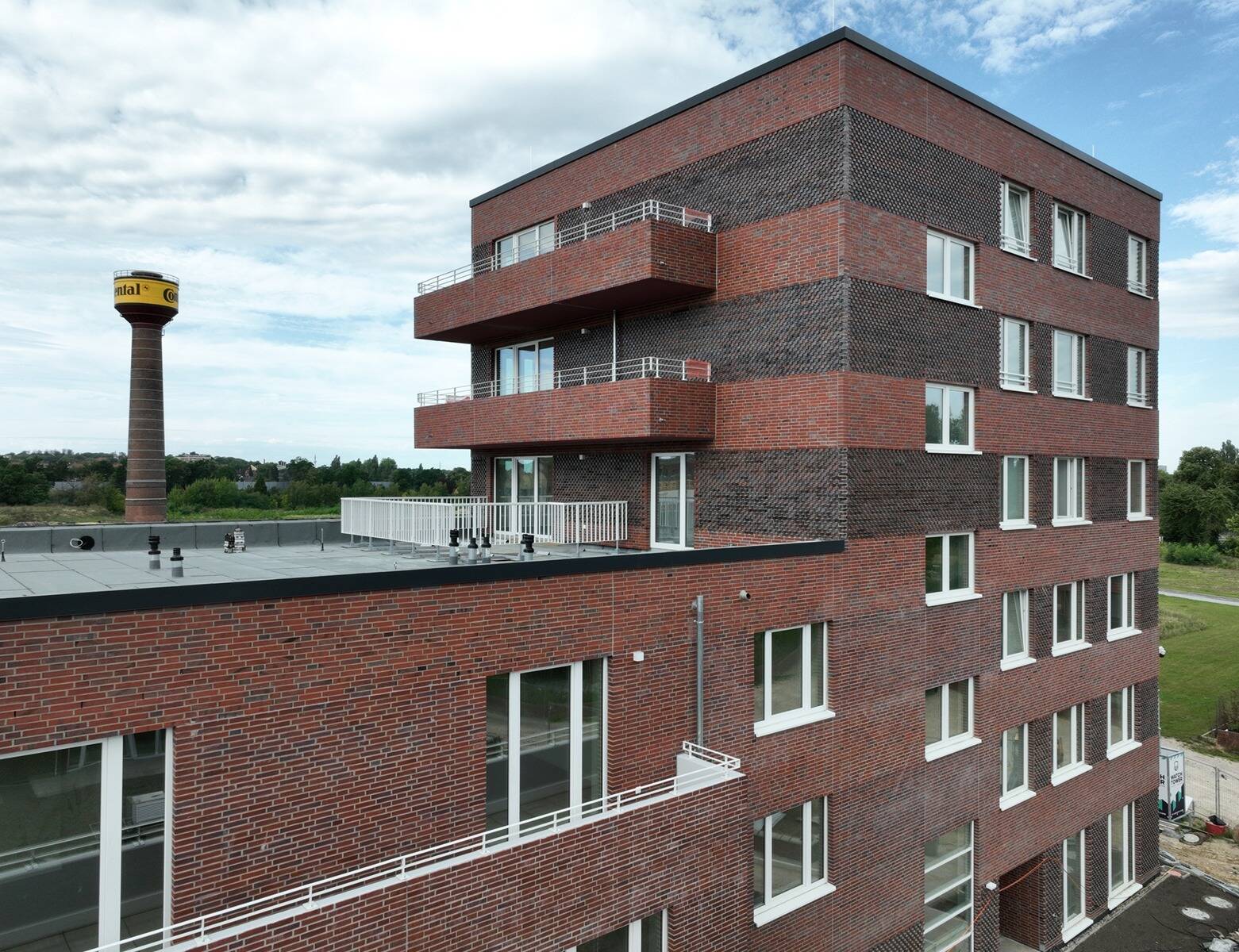 Wohnung zur Miete 2.025 € 3,5 Zimmer 126,6 m²<br/>Wohnfläche ab sofort<br/>Verfügbarkeit Julienne-Trouet-Platz 3 Limmer Hannover 30453