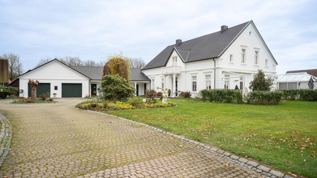Mehrfamilienhaus zum Kauf provisionsfrei 1.800.000 € 15 Zimmer 540 m² 10.000 m² Grundstück Spreda Vechta 49377