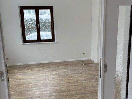Wohnung zur Miete 927 € 4 Zimmer 109 m² frei ab 01.05.2026 Ilmenau 98693
