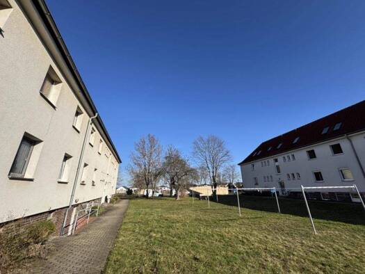 Wohnung zum Kauf 79.500 € 3 Zimmer 45 m² 1. Geschoss Georg-Schwarz-Straße 6 Zwenkau 04442