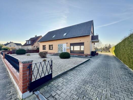 Mehrfamilienhaus zum Kauf 219.000 € 10 Zimmer 243,8 m² 1.005 m² Grundstück Westerweyhe Uelzen / Westerweyhe 29525
