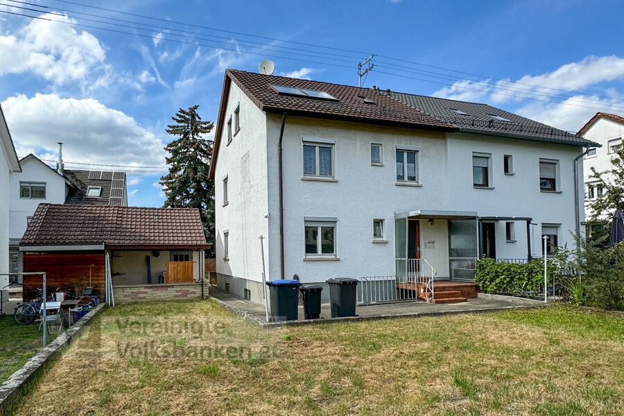 Doppelhaushälfte zum Kauf 380.000 € 4 Zimmer 131,1 m²<br/>Wohnfläche 307 m²<br/>Grundstück Metzingen Metzingen 72555