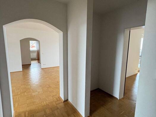 Penthouse zur Miete 1.350 € 5 Zimmer 102 m² 5 Geschosse frei ab sofort Johann-Weiß-Weg 8 Altstadt Landshut 84028