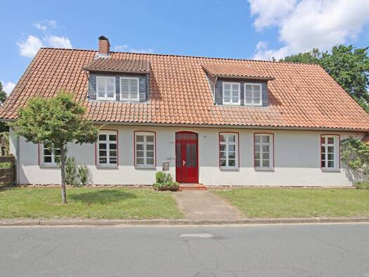 Einfamilienhaus zum Kauf 255.000 € 8 Zimmer 180 m² 1.718 m² Grundstück Bergen Bergen (Dumme) 29468