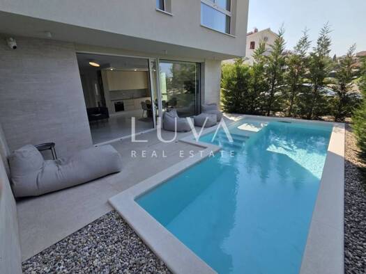 Haus zum Kauf 1.200.000 € 5 Zimmer 200 m² Seget Vranjica, Seget Seget