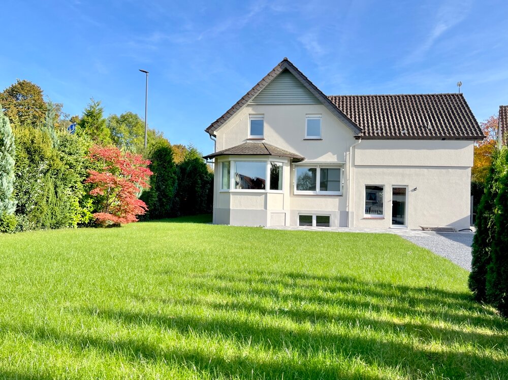 Einfamilienhaus zur Miete 1.750 € 4 Zimmer 190 m²<br/>Wohnfläche 735 m²<br/>Grundstück 01.01.2025<br/>Verfügbarkeit Heidenoldendorf Detmold 32758