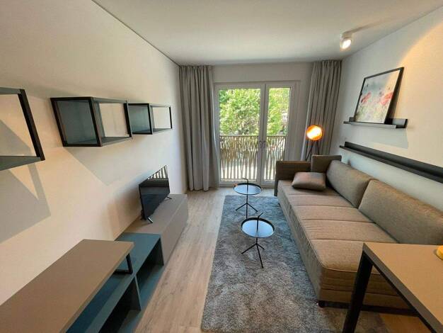 WG-Zimmer zur Miete Wohnen auf Zeit 669 € 24,1 m² 1. Geschoss frei ab sofort Kleyerstr. 1 Gallus Frankfurt (Main) - Gallusviertel 60326