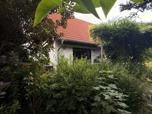 Einfamilienhaus zum Kauf 396.500 € 5 Zimmer 111 m² 599 m² Grundstück frei ab 01.09.2026 Am Wasserturm Pegau 04523