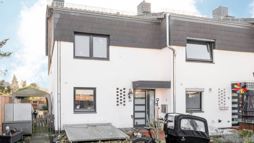 Reihenendhaus zum Kauf provisionsfrei 299.900 € 7 Zimmer 145,4 m² 490 m² Grundstück Asternstraße 39 Lehrte 31275