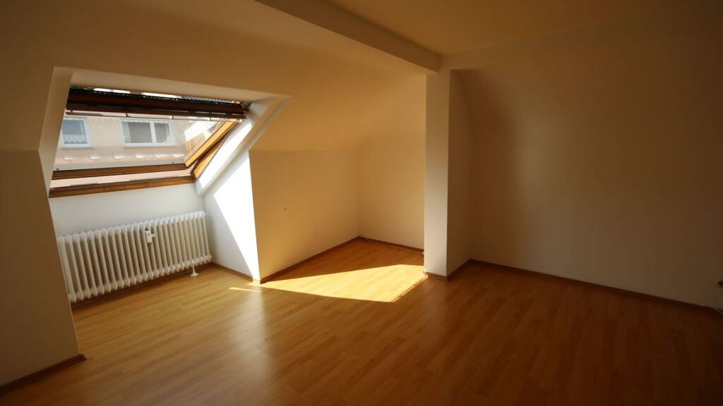 Studio zur Miete 350 € 1 Zimmer 29 m² 3. Geschoss Heddernheim Frankfurt am Main 60439