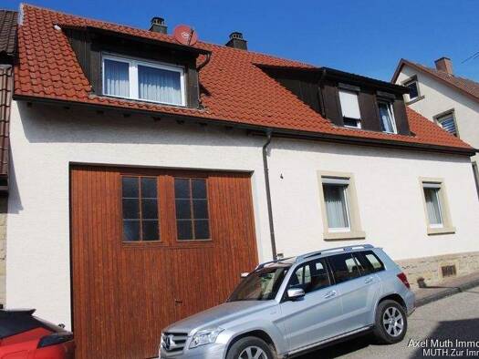 Doppelhaushälfte zum Kauf 295.500 € 6 Zimmer 119 m² 680 m² Grundstück Friedrichstr. 4 Sulzfeld 75056