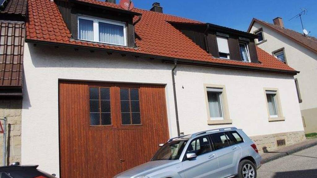 Doppelhaushälfte zum Kauf 295.500 € 6 Zimmer 119 m² 680 m² Grundstück Friedrichstr. 4 Sulzfeld 75056
