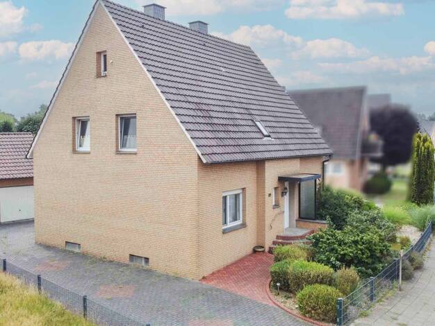 Mehrfamilienhaus zum Kauf als Kapitalanlage geeignet 265.000 € 6 Zimmer 161 m² 627,2 m² Grundstück Bockhorst Versmold 33775