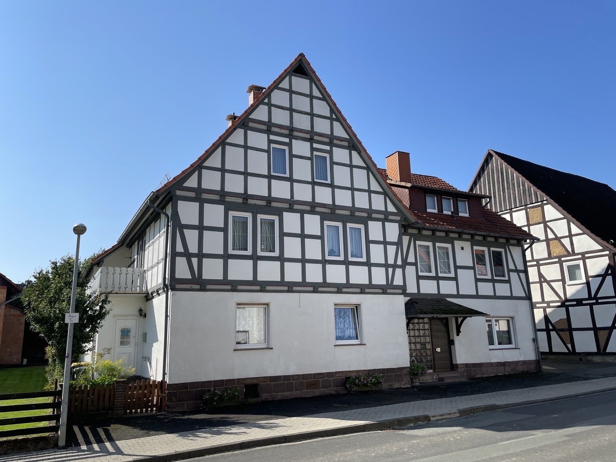 Mehrfamilienhaus zum Kauf 185.000 € 14 Zimmer 398 m²<br/>Wohnfläche 432 m²<br/>Grundstück Deisel Trendelburg 34388