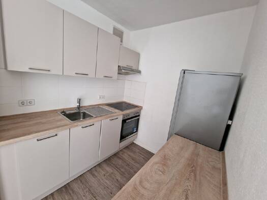 Wohnung zur Miete 340 € 3 Zimmer 56 m² 3. Geschoss Neuplanitz Zwickau 08062