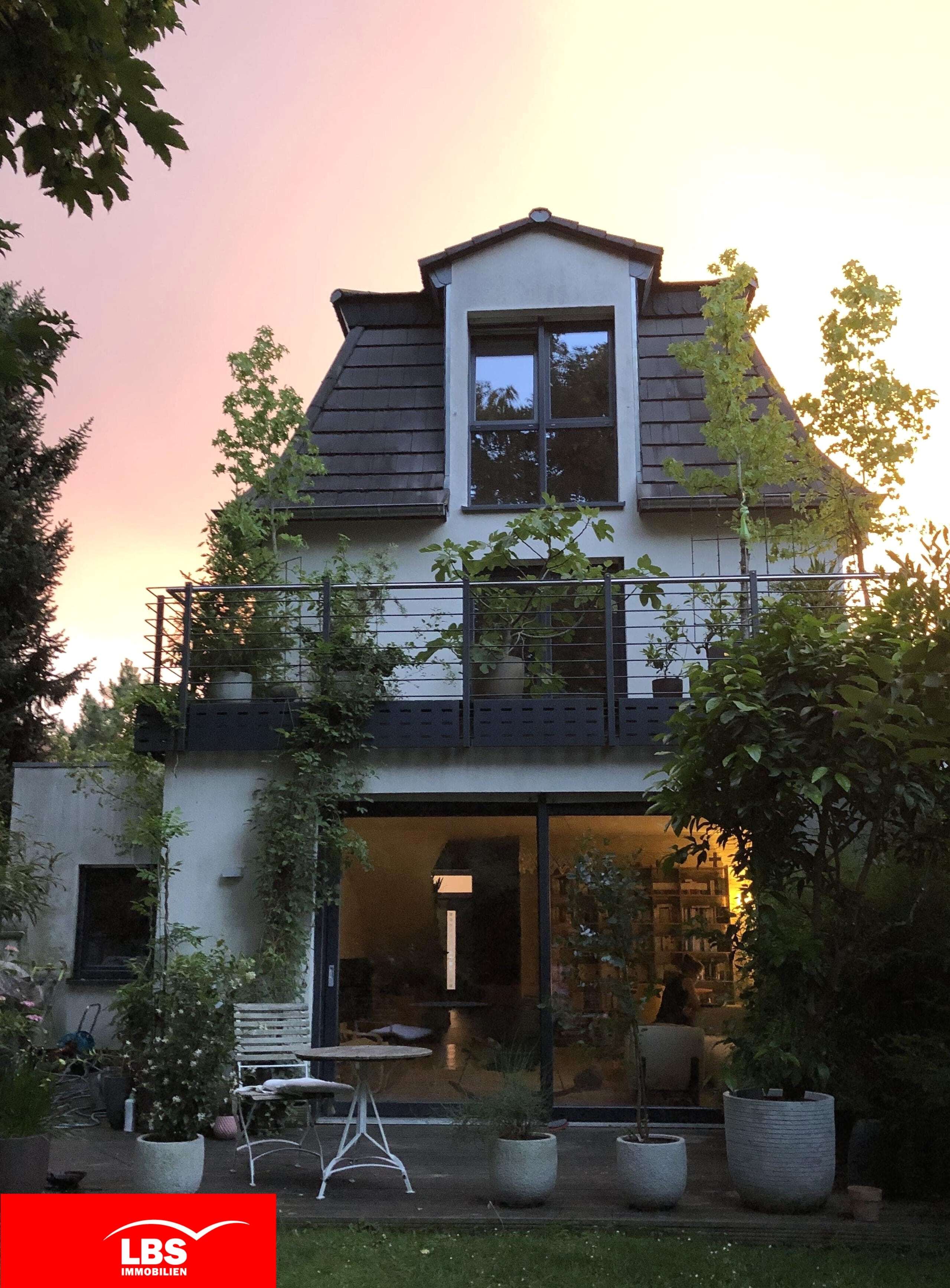 Villa zum Kauf 685.000 € 5 Zimmer 210 m²<br/>Wohnfläche 333 m²<br/>Grundstück 28.02.2025<br/>Verfügbarkeit Nordwest Hanau 63452