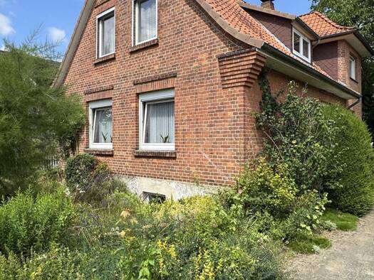 Einfamilienhaus zum Kauf 195.000 € 6 Zimmer 129,2 m² 2.562 m² Grundstück frei ab sofort Ebstorf Ebstorf 29574