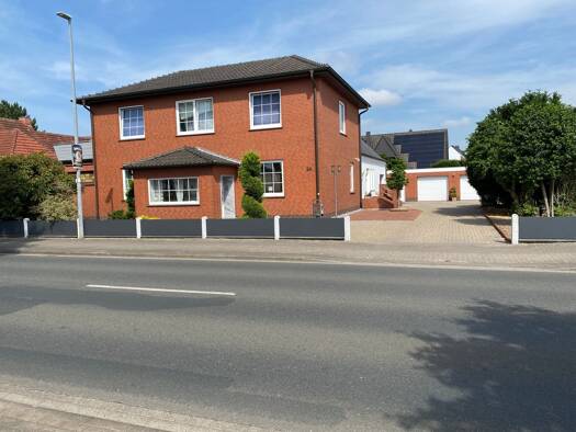 Mehrfamilienhaus zum Kauf 650.000 € 8 Zimmer 280 m² 1.000 m² Grundstück frei ab 01.12.2026 Angelse Weyhe 28844