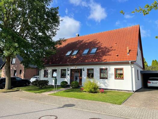 Mehrfamilienhaus zum Kauf 330.000 € 8 Zimmer 180 m² 929 m² Grundstück frei ab 31.03.2027 Neubukow Neubukow 18233