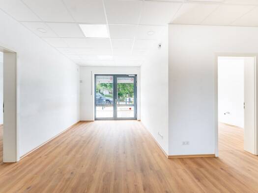 Bürofläche zur Miete 790 € 4 Zimmer 90 m² Bürofläche Sünching Sünching 93104