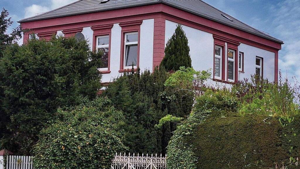 Villa zum Kauf 245.000 € 11 Zimmer 258,8 m² 847 m² Grundstück Jever 26441