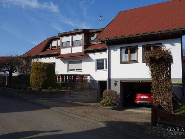 Mehrfamilienhaus zum Kauf 419.000 € 9 Zimmer 217 m² 1.066 m² Grundstück Gunningen 78594
